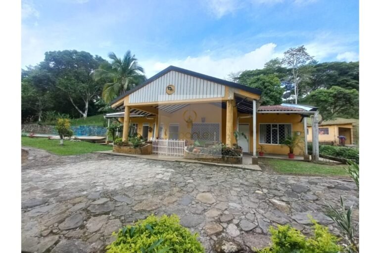 Vende finca Cune, UrbanLex área 32.000m2 $1.200Millones