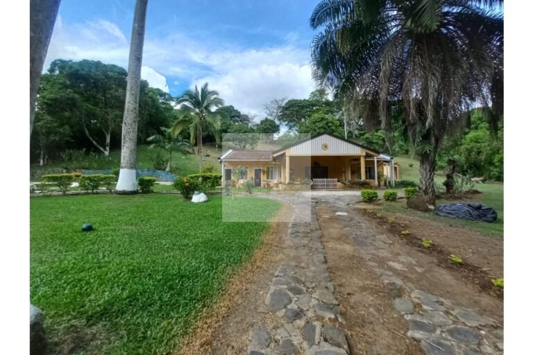 Vende finca Cune, UrbanLex área 32.000m2 $1.200Millones