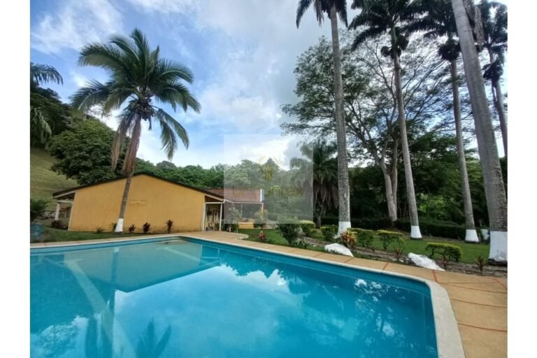 Vende finca Cune, UrbanLex área 32.000m2 $1.200Millones