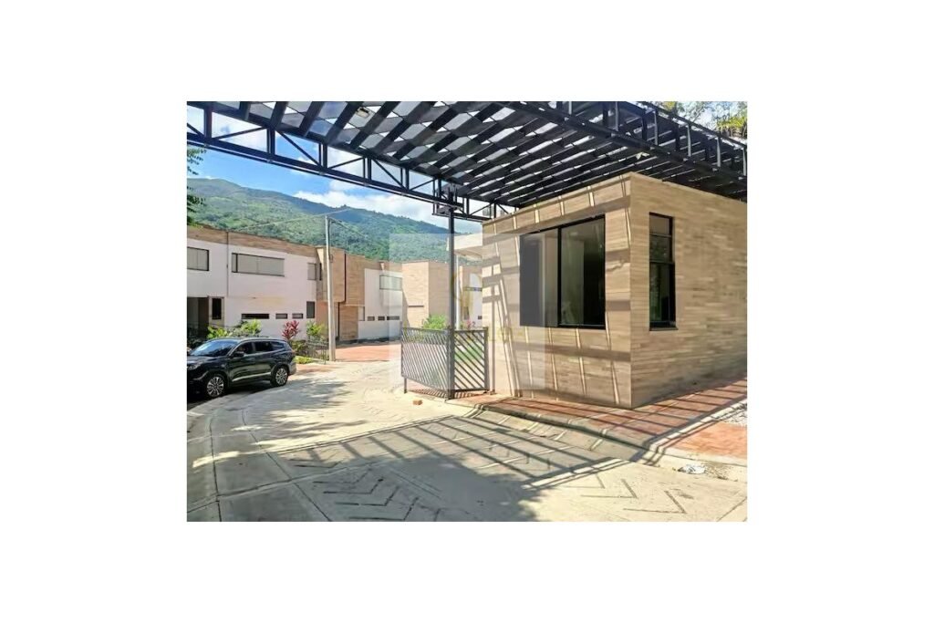 Vende apartamento en condominio Villeta, UrbanLex área 142m2 $950 millones