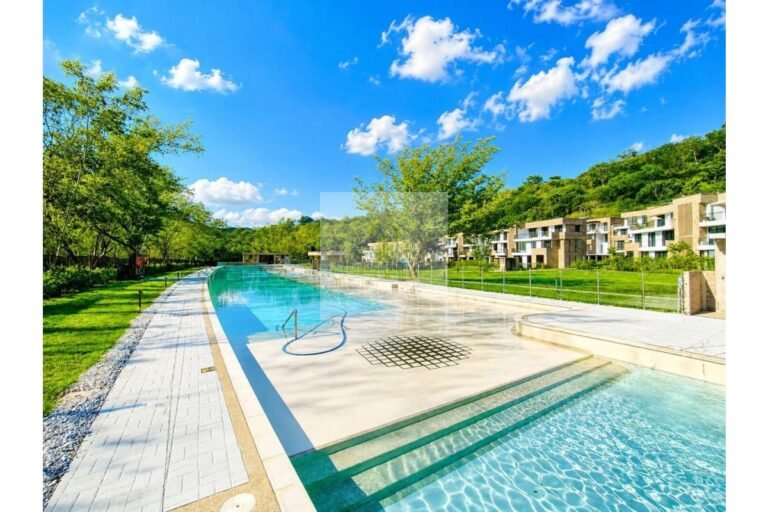 Vende apartamento en condominio Villeta, UrbanLex área 142m2 $950 millones