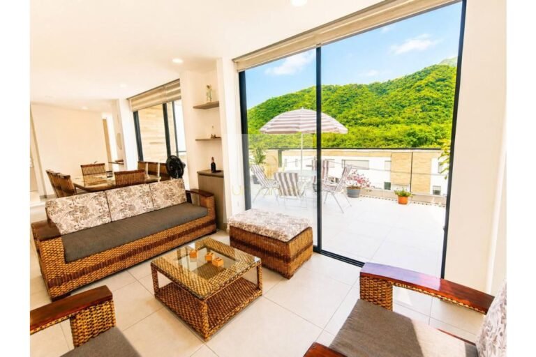 Vende apartamento en condominio Villeta, UrbanLex área 142m2 $950 millones