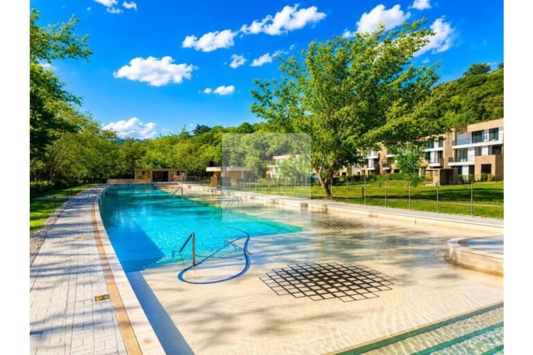 Vende apartamento en condominio Villeta, UrbanLex área 142m2 $950 millones