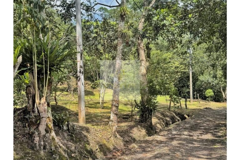 Vende lote condominio Villeta, UrbanLex área 1.180m2 $195millones