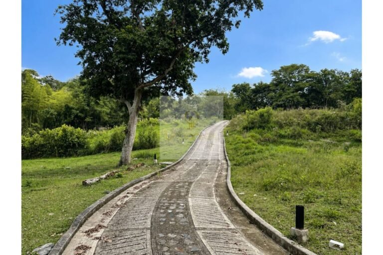 Vende lote Villeta, UrbanLex área 1.700m2 $350millones