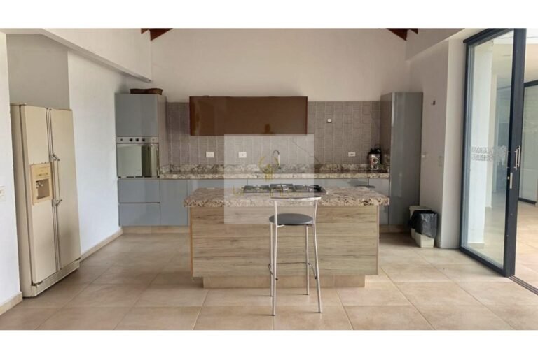 Vende casa en condominio Villeta, UrbanLex área 4.000m2 $1.700millones