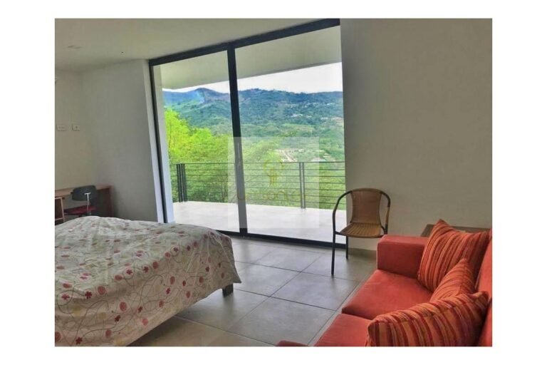 Vende casa en condominio Villeta, UrbanLex área 4.000m2 $1.700millones