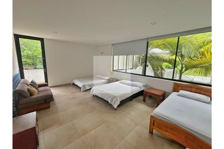 Vende casa en condominio Villeta, UrbanLex área 4.000m2 $1.700millones