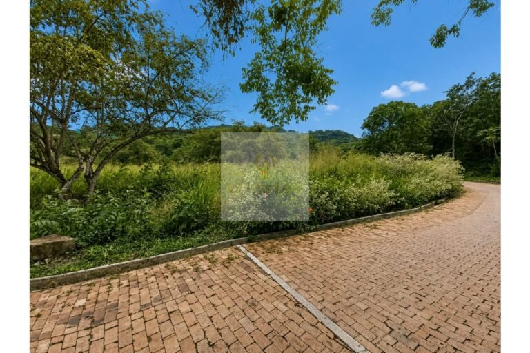 Vende lote condominio Villeta, UrbanLex área 2.600m2 $526millones