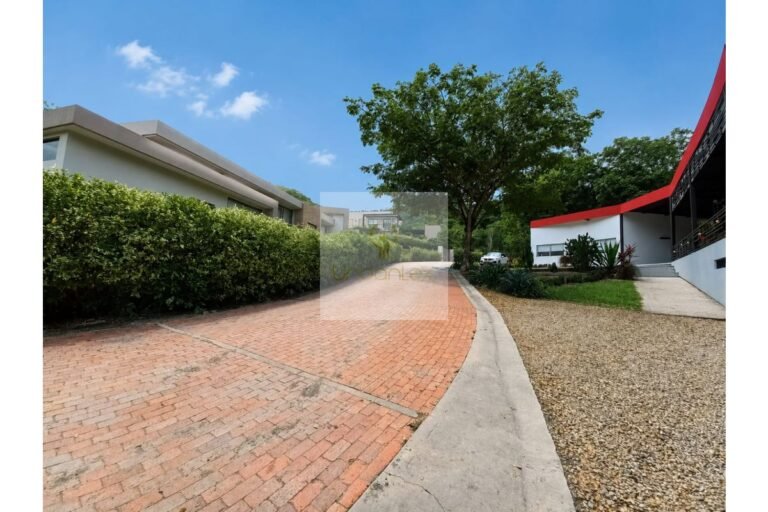 Vende lote condominio Villeta, UrbanLex área 2.600m2 $526millones