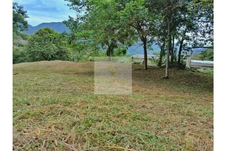 Vende lote condominio Villeta, UrbanLex área 2.600m2 $526millones