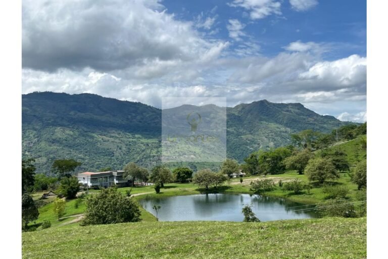 Vende lote Villeta, UrbanLex área 1.700m2 $320Millones