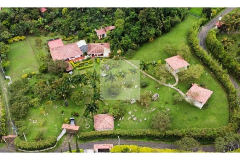 Vende Finca San Francisco, Urbanlex área 5.997 $1.800Millones