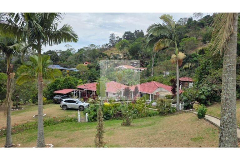 Vende Finca San Francisco, Urbanlex área 5.997 $1.800Millones