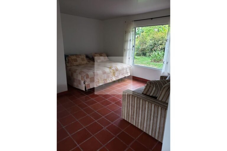 Vende Finca San Francisco, Urbanlex área 5.997 $1.800Millones