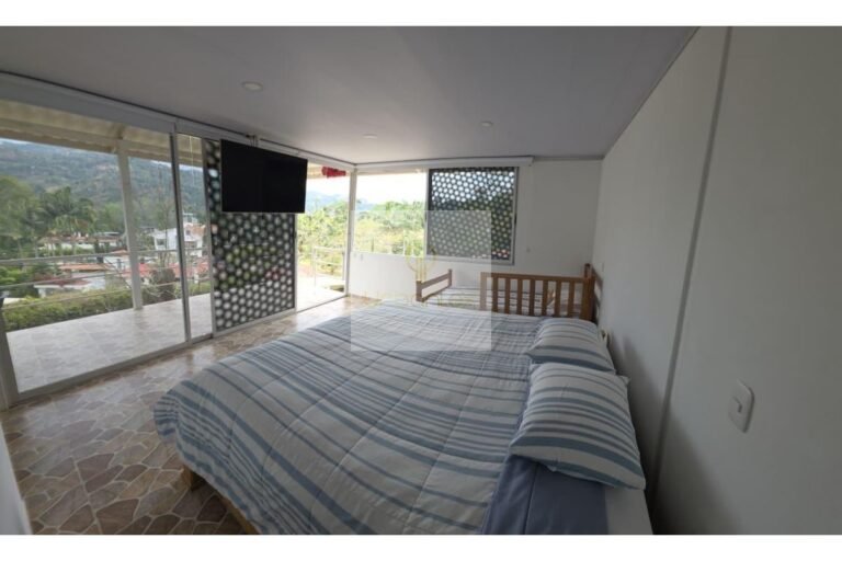 Vende Finca San Francisco, Urbanlex área 5.997 $1.800Millones