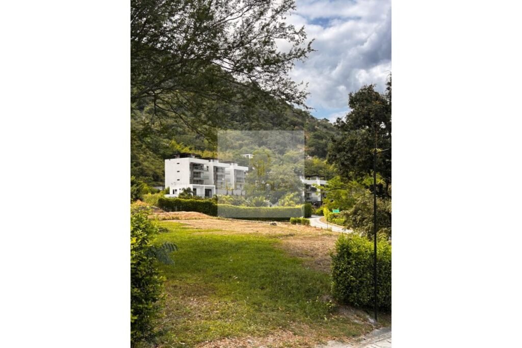 Vende Apartamento en Primavera de Payande, Urbanlex área 150M2 $1.300Millones