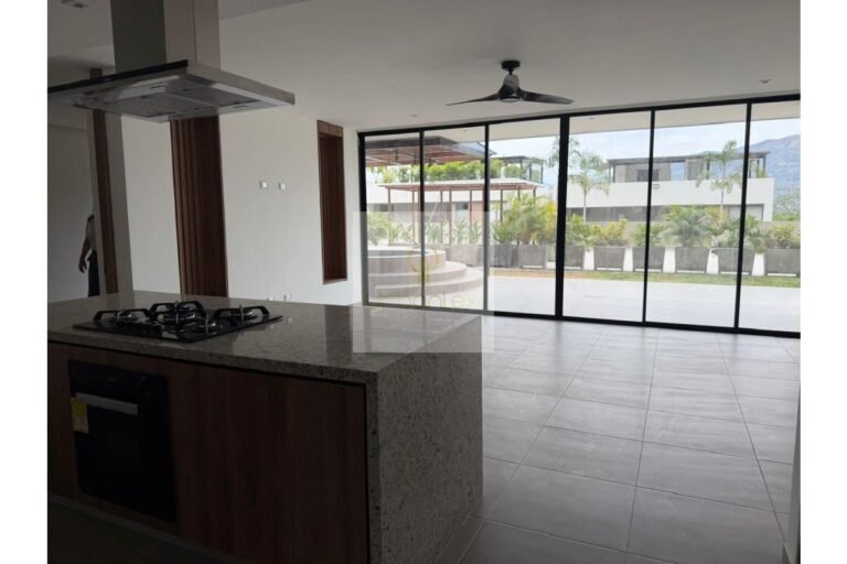 Vende Apartamento en Primavera de Payande, Urbanlex área 150M2 $1.300Millones
