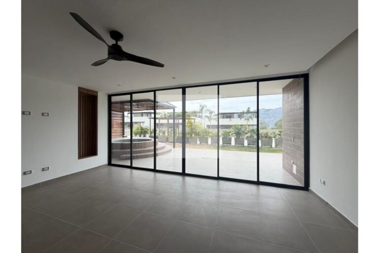 Vende Apartamento en Primavera de Payande, Urbanlex área 150M2 $1.300Millones